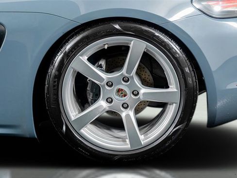 Used 2017 Porsche 718 Cayman Base image 18