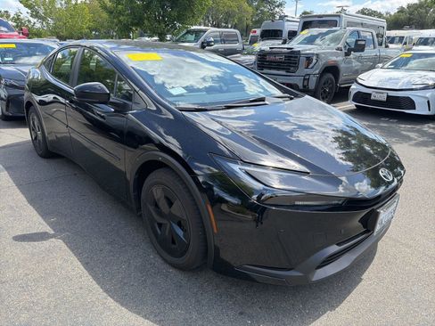 Used 2026 Toyota Prius LE FWD image 2