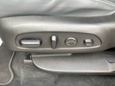 Used 2021 Buick Enclave Premium w/ Sun and Sites Package AWD/4WD image 11