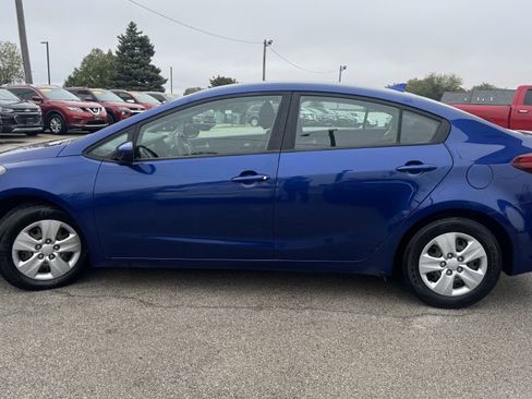 Used 2017 Kia Forte LX w/ LX Popular Package image 4