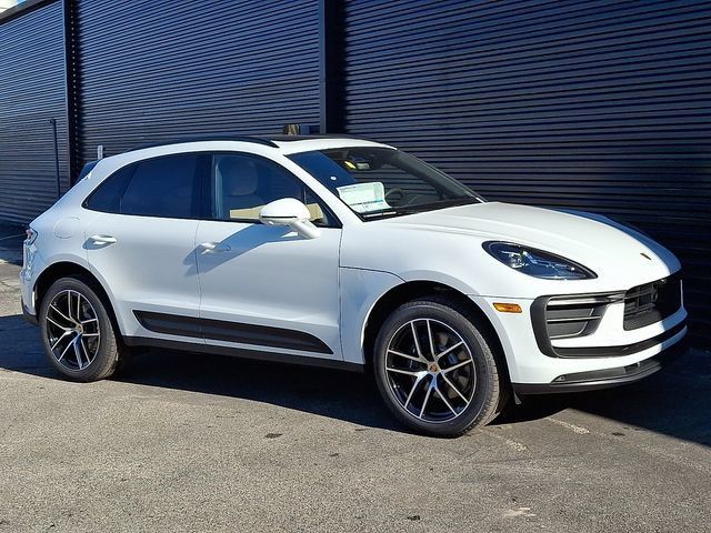 Certified 2026 Porsche Macan AWD/4WD image 9