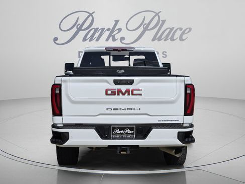 Used 2024 GMC Sierra 3500 Denali AWD/4WD image 4
