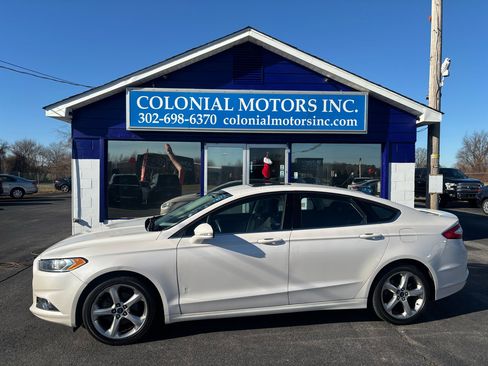 Used 2014 Ford Fusion SE image 1