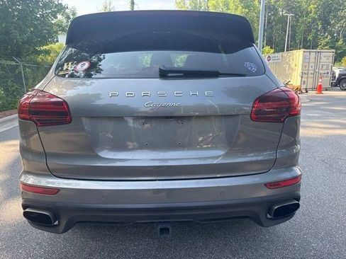 Used 2016 Porsche Cayenne AWD/4WD image 14