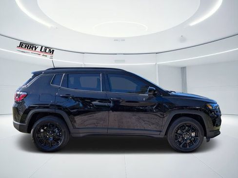 New 2026 Jeep Compass Latitude AWD/4WD image 2