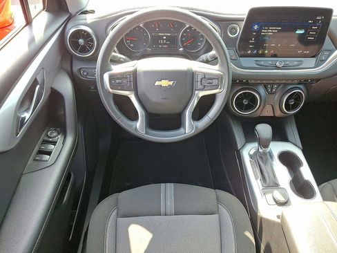 Used 2025 Chevrolet Blazer LT AWD/4WD image 12