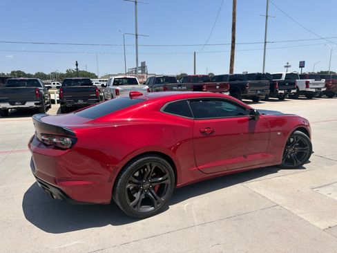 Used 2020 Chevrolet Camaro SS RWD image 5