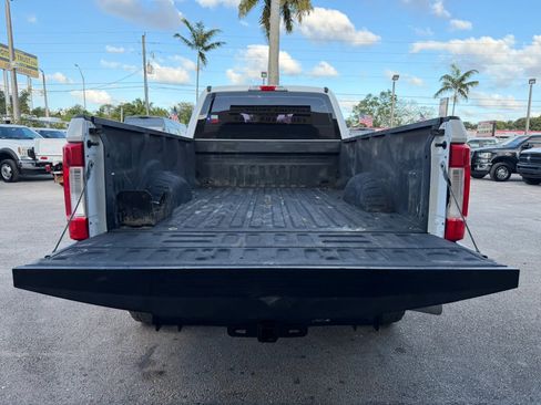 Used 2018 Ford F250 XL w/ Power Equipment Group image 5