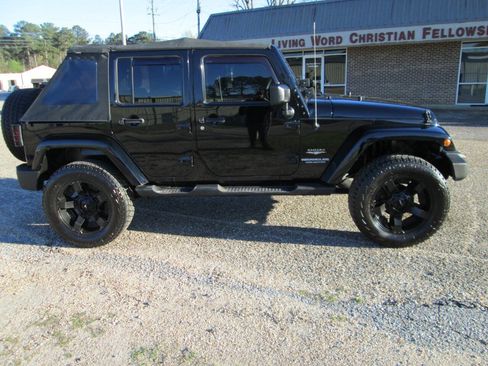 Used 2011 Jeep Wrangler Unlimited Sahara w/ Trailer Tow Group image 77