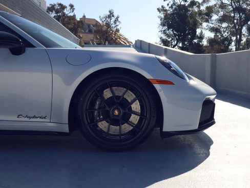 New 2026 Porsche 911 Carrera GTS image 11