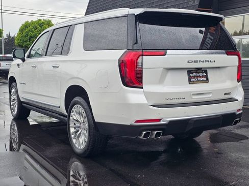 Used 2025 GMC Yukon XL Denali w/ Sun & Power Step Package AWD/4WD image 3