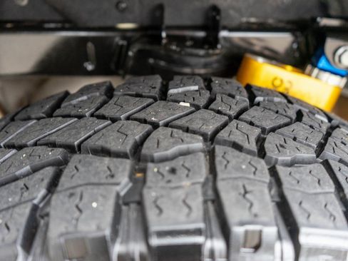 Used 2024 GMC Canyon AT4X image 34