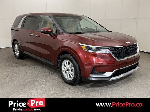 Used 2024 Kia Carnival LX image 1