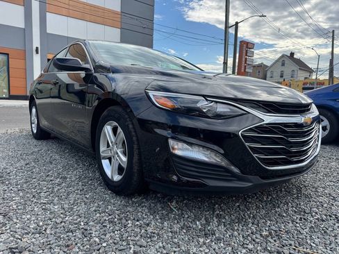 Used 2024 Chevrolet Malibu LT image 3