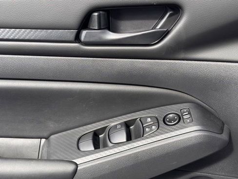 Used 2025 Nissan Altima 2.5 S image 18