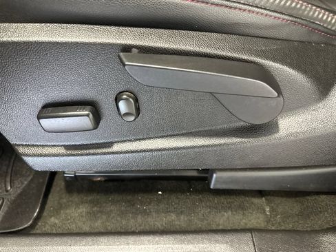 Used 2016 GMC Canyon SLE w/ All Terrain Package AWD/4WD image 23