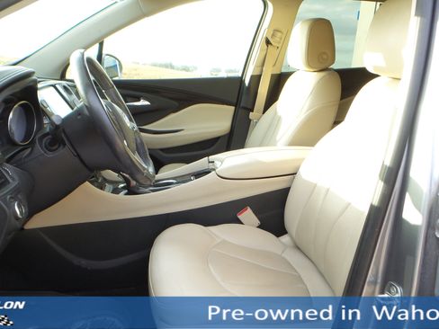 Used 2019 Buick Envision Essence image 9