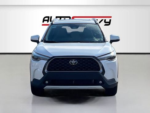 Used 2023 Toyota Corolla Cross XLE w/ Convenience Package image 2