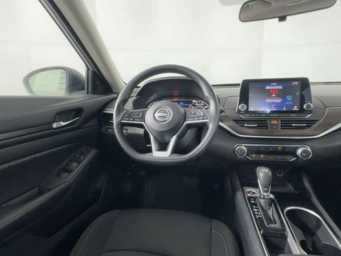 Used 2024 Nissan Altima 2.5 SV image 26