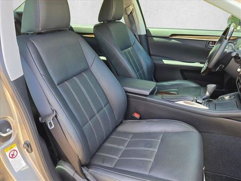 Used 2018 Lexus ES 350 w/ Ultra Luxury Package FWD image 24