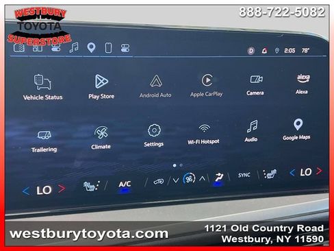 Used 2025 Chevrolet Traverse LT w/ Driver Confidence Package FWD image 32