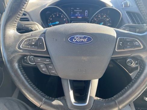 Used 2019 Ford Escape Titanium image 16