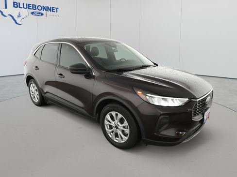 Used 2023 Ford Escape Active FWD image 3
