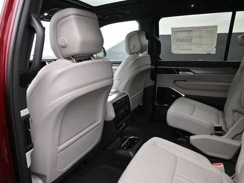 New 2026 Jeep Grand Wagoneer Limited AWD/4WD image 23
