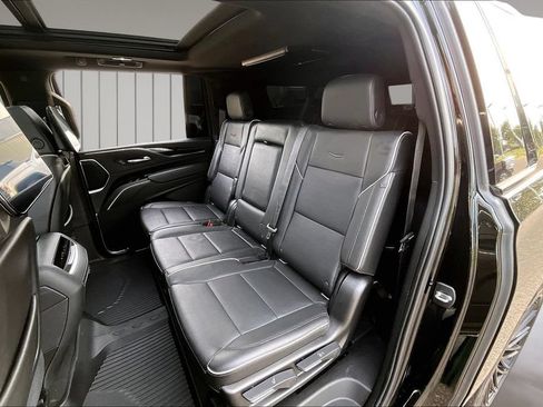 Used 2021 Cadillac Escalade ESV Sport w/ Driver Assist Tech Package AWD/4WD image 28