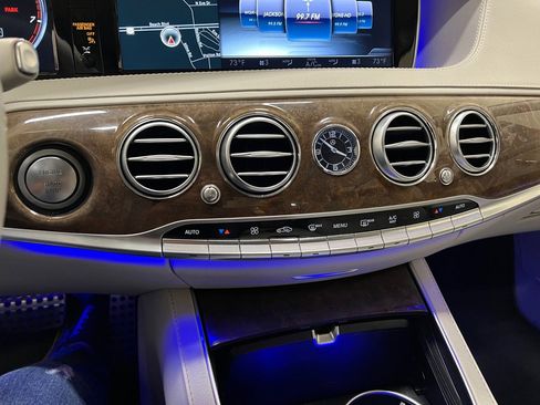 Used 2017 Mercedes-Benz S 550 Sedan image 28