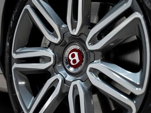 Used 2017 Bentley Continental GT image 23