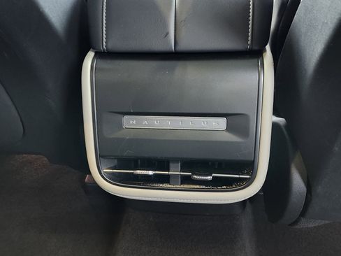 Used 2024 Lincoln Nautilus Reserve image 21