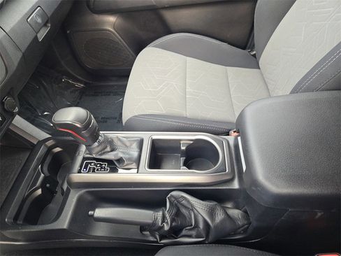 Used 2020 Toyota Tacoma TRD Off-Road image 22