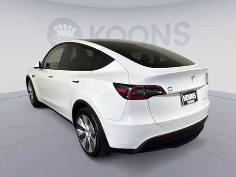 Used 2023 Tesla Model Y Long Range image 4