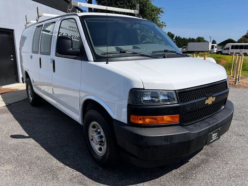 Used 2022 Chevrolet Express 2500 w/ Driver Convenience Package image 3