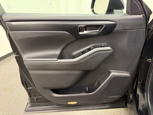 Certified 2025 Toyota Highlander XLE AWD/4WD image 10