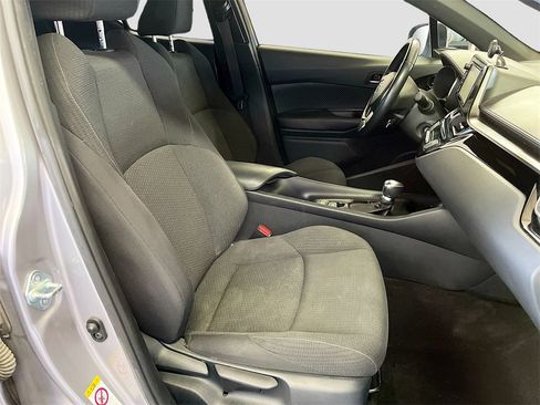 Used 2018 Toyota C-HR XLE image 25