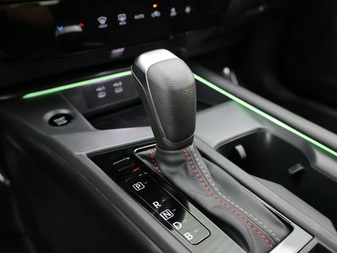 Used 2026 Nissan Sentra SR w/ Floor Mat Package FWD image 17