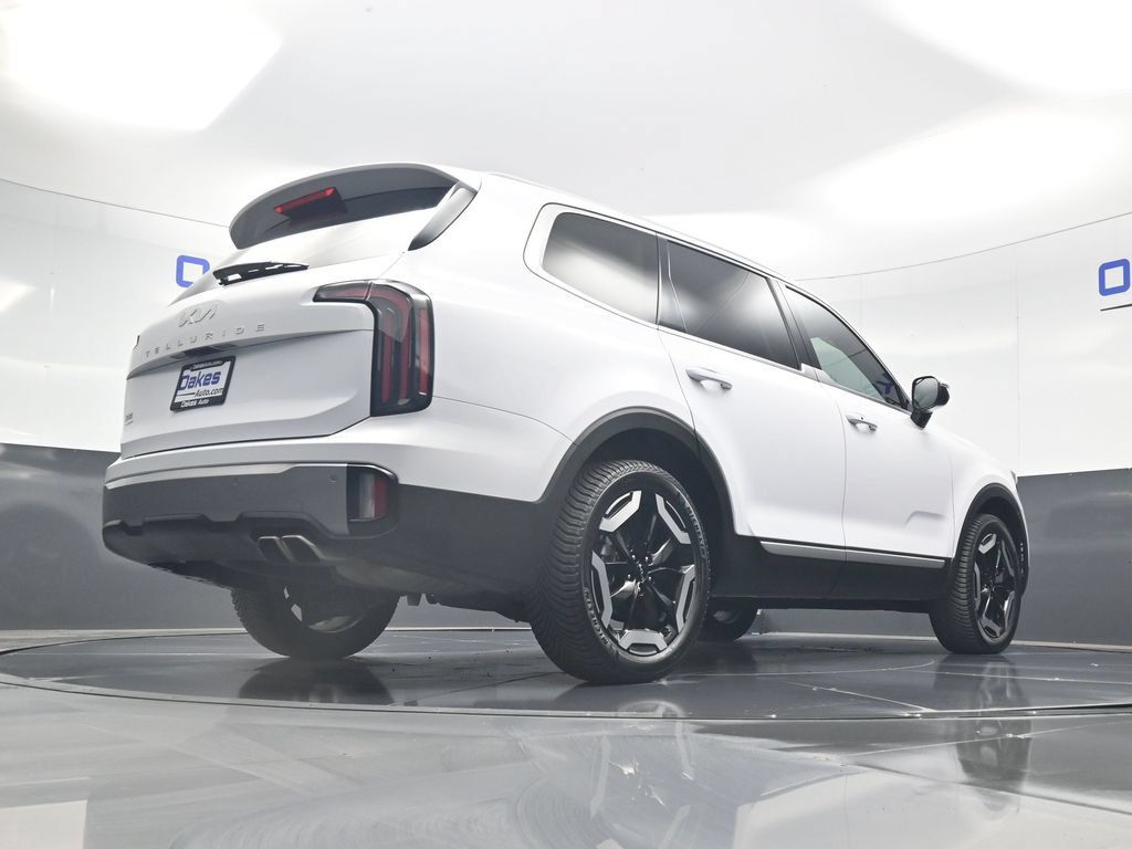 Used 2025 Kia Telluride EX w/ EX Captain's Chair Package FWD image 47