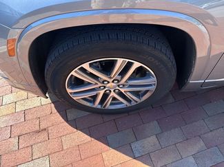 Used 2023 Chevrolet Traverse High Country FWD video 2