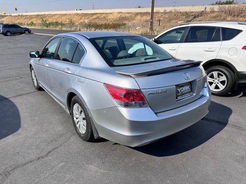 Used 2010 Honda Accord LX image 4