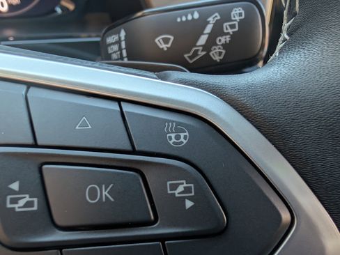 Used 2024 Volkswagen Atlas SE image 33