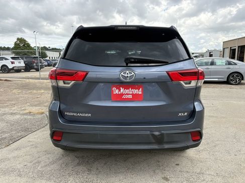 Used 2018 Toyota Highlander XLE FWD image 4
