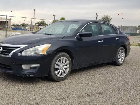 Used 2015 Nissan Altima 2.5 S w/ Power Driver Seat Package FWD image 2