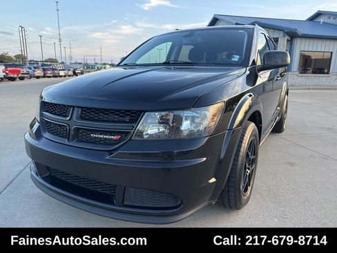 Used 2019 Dodge Journey SE image 2