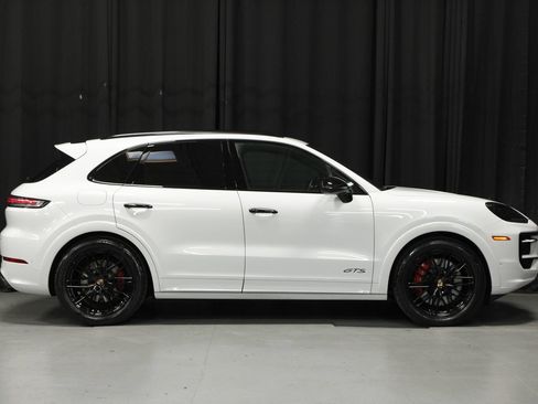 Used 2025 Porsche Cayenne GTS AWD/4WD image 6