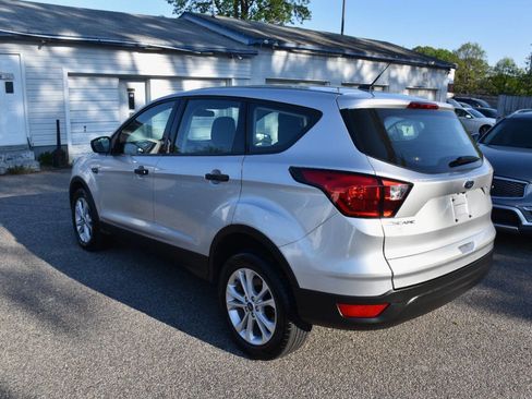 Used 2019 Ford Escape S image 3