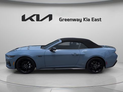 Used 2025 Ford Mustang GT Premium RWD image 9