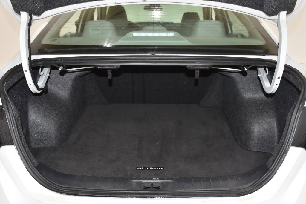 Used 2025 Nissan Altima 2.5 SV FWD image 29