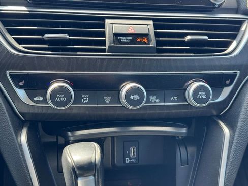 Used 2019 Honda Accord EX-L image 12